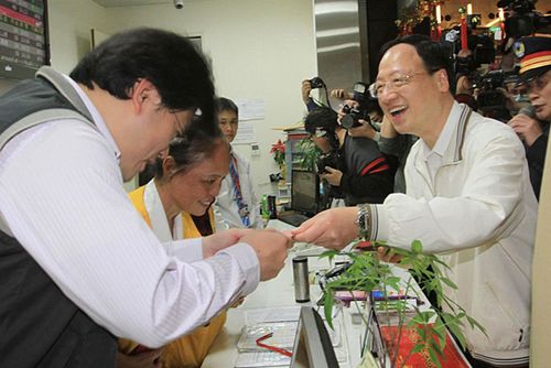 �������Ӳ�̨�崺��������Ա�����ࣨͼ��