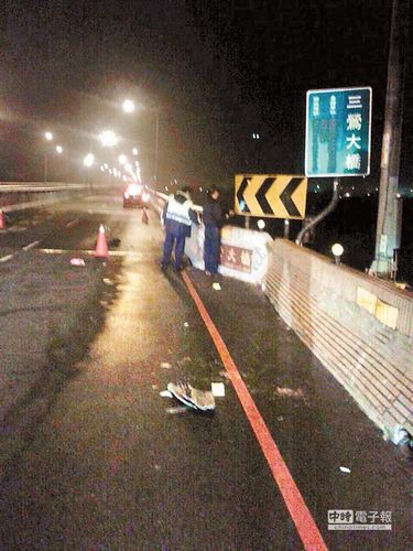 ��Ů쭳���ܾ�������ײ�ϻ���1��1���ˣ�ͼ��