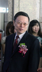 近百台湾记者采访“张王会”航空公司加开班机