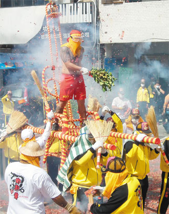 ̨��Ԫ����ɫ���ס�ը������ը��ԽʹԽ�и�