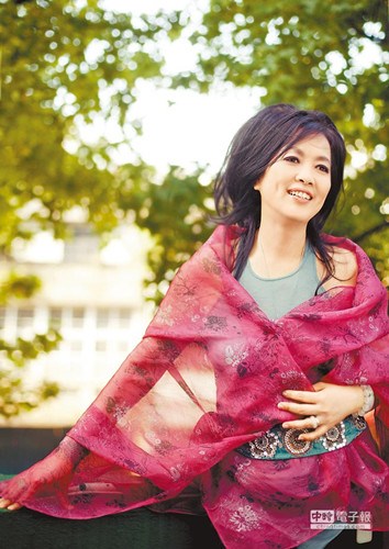 齐豫为谢恩师李泰祥再唱橄榄树票房全数捐出