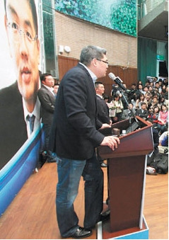 连胜文参选台北市长驳权贵说宣誓未来不说空话