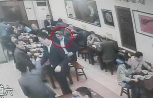 连胜文大吃20元平价卤肉饭洗刷权贵形象(图)