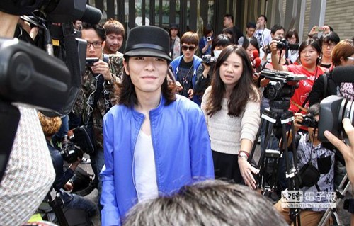 萧敬腾回应再遭恐吓:冥纸也是钱望烧给需要的人