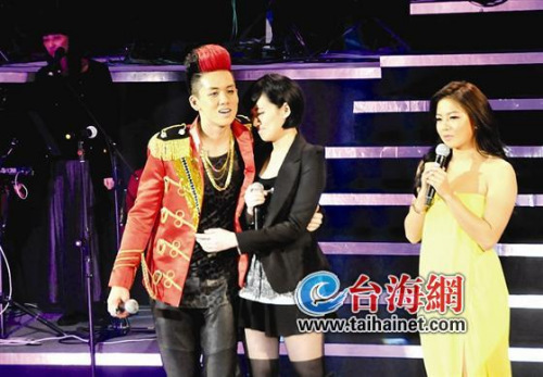 特写:用高凌风的方式送别高凌风(图)