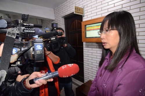 情绪失控打医护人员台湾乡代认罪泪求缓刑遭拒