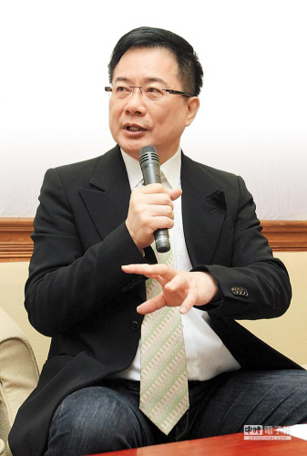 蔡正元弃选台北市长吁转投连胜文丁守中指其违法