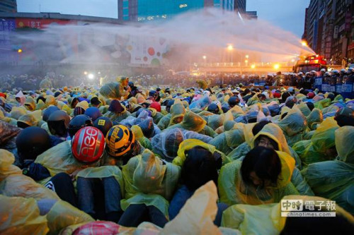 ̨�������뷴������5Сʱ�ֳ������س�ͻ��������