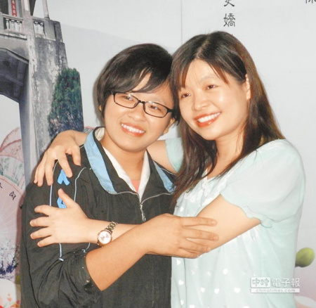 中学生力抗脑瘤上大学自小与姐姐外婆相依为命