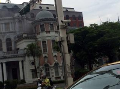 ̨�塰���Ժ����¥ð����Ա������ɢ��ͼ��