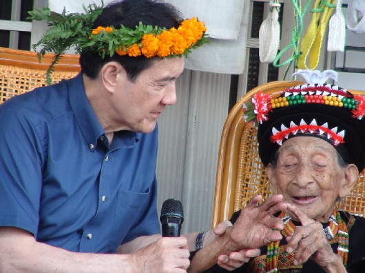 ��Ӣ��̽�Ӱ��곤������һ��������¶�������