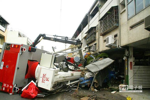 ̨��һ����Ա�ɾƼ�ײ��ո�½������ݳ���ͼ��