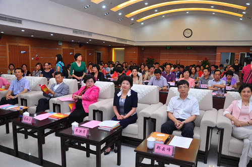 ����ʡ������ϯ��������Ů��Ϊʵ���й��ζ�Ŭ��