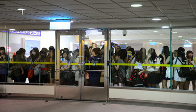 EXO��̨�����ձ���۷�˿�ϸ�̨��ӭ��ż��ͼ��