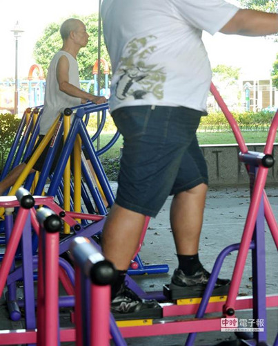 ̨���˷������ͣ��ж�ơ�ƶ�Ů������ӷ��