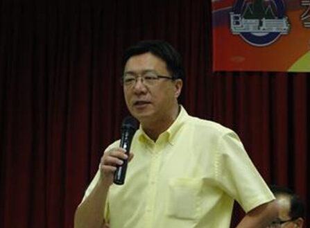 �ƾ�̩����ֹ�г�������Ӧ�Ƿ����񵳳���׼��