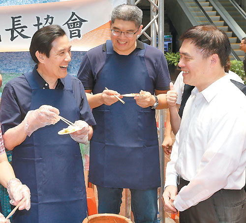 马英九连胜文首度同台受关注朱立伦跑行程缺席