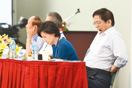 台“经贸国是会议”吁立法机构尽快通过服贸协议
