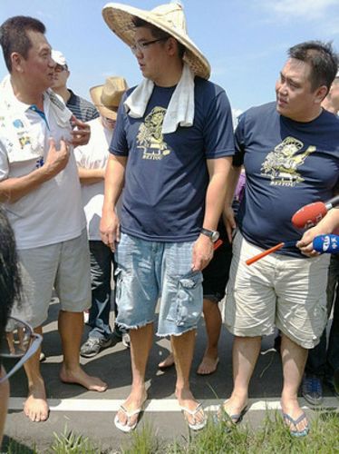 白天割稻子晚上VIP?连胜文阵营:拿出证据来