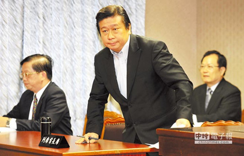 台陆委会副主委张显耀称“被辞职”与陆委会互杠