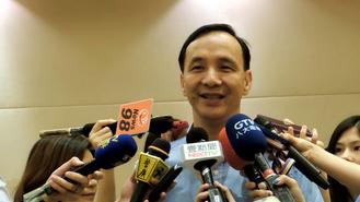 朱立伦完成冰桶挑战呼吁支持公益