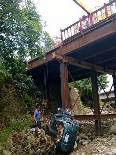 С�γ�ʧ�س���Ӵ�Ů��ʻ�����˼��ȣ�ͼ��