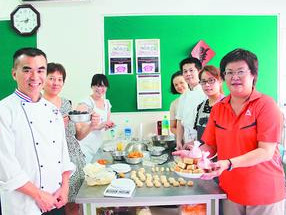 新竹大陆配偶学做凤梨酥“烤出”人生第二春