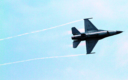 ̨F-16ս���������մ����Ȧ����Ǯ�����з���Ʒ