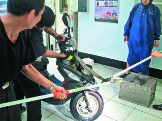 ������Ħ�г�����ꡱ����Ա�𳵽���ץ��