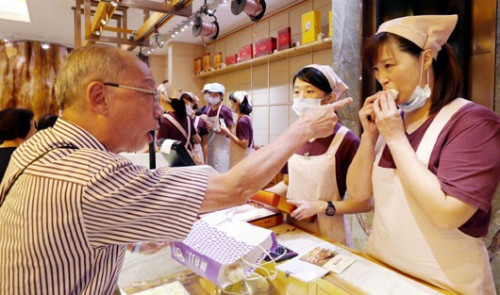 馊水油让台百年老店遭“砸饼”网友感慨台湾人现原形