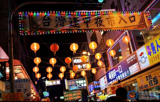 台湾10大夜市逢甲夜市夺冠小吃臭豆腐最受欢迎