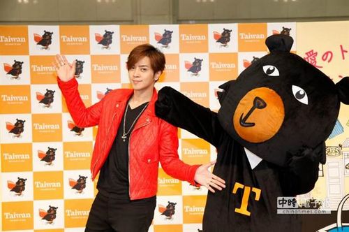 罗志祥被问婚事搞笑回应:再问就先结扎(图)