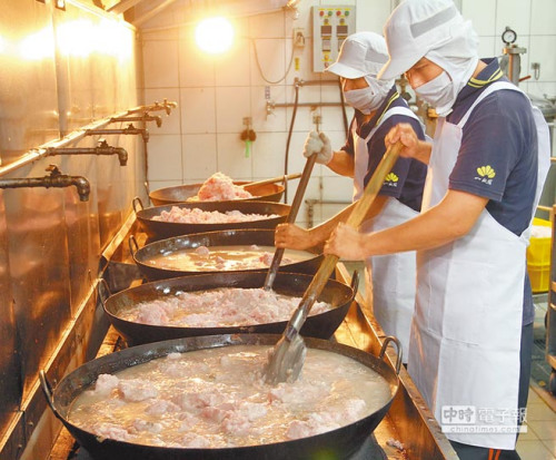 台当局把关不力名店自炼猪油确保食用油安全