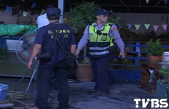 ���ֵ���ǲ���ɷ����ڽǱ��翪ǹ���˱���