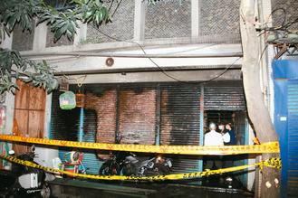 台男子吸毒后纵火烧死自己与重病哥哥酿成悲剧