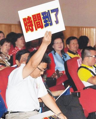 连胜文暗讽柯文哲:没人能用骂的当上市长(图)