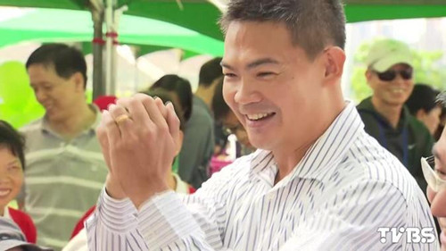 代哥哥连胜文跑摊被夸帅连胜武:我负责“外在”