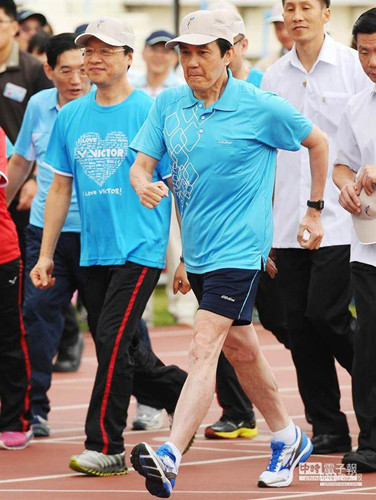 丢鞋扔书撞官邸台湾社会为何坐视攻击马英九?