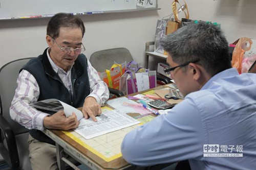 连胜文拜会“反连”里长喜获支持(图)