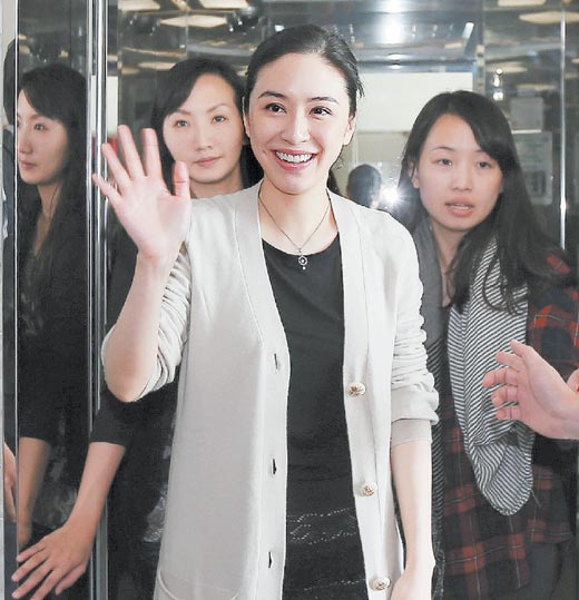 台北选情升温安保大阵仗柯文哲首穿防弹衣图