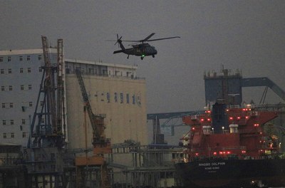 台军购美首批抵台黑鹰直升机完成飞渡任务