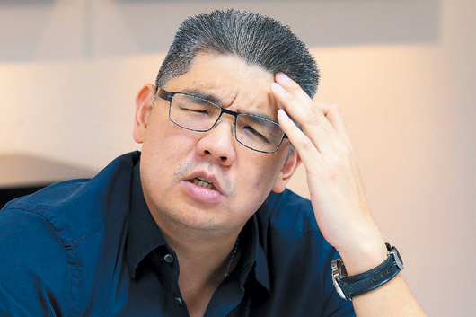 连胜文否认参选国民党主席其父连战建议沉潜检讨