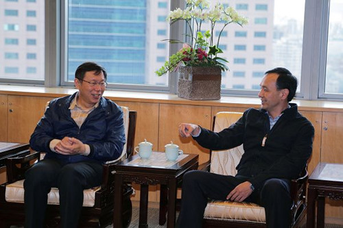 �±��г��������ܿ��������뽫��ϯ̨������