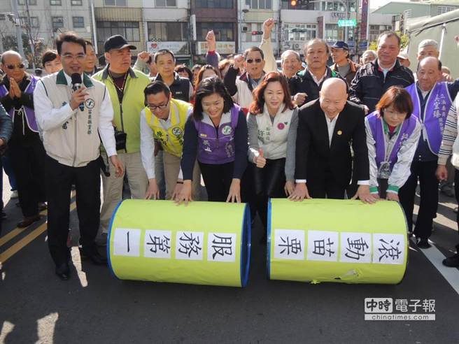 苗栗“立委”补选绿营吴宜臻登记(图)