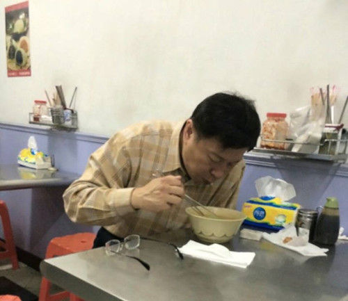 �������ϴ�������Ƭ�ᳫ���Լ�����ʳ�Լ��ҡ�