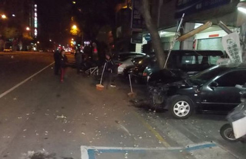 ��԰���ӾƼ�����ײײ��ʱ�ݺ���ײ5����ͼ��