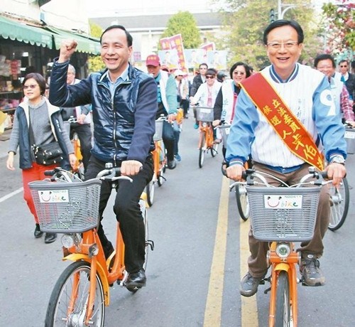 朱立伦蔡英文首战台湾中部为“立委”辅选(图)