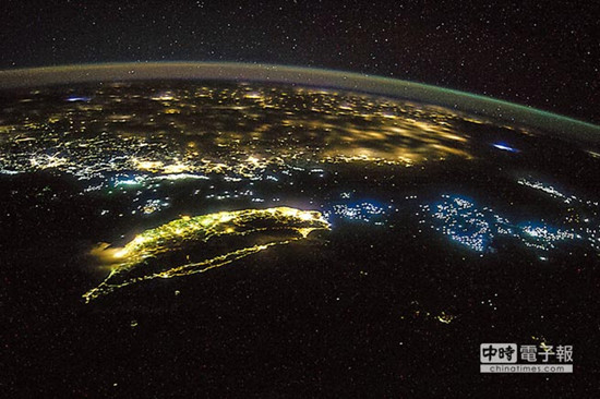 NASA空拍台湾夜景如闪闪发光的“地瓜”(图)