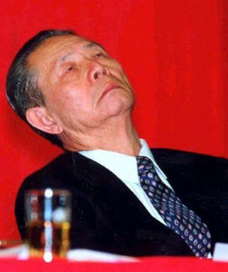 王永庆多有钱?家人回忆称灶底、衣柜都藏金条