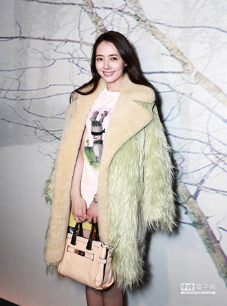 ŦԼʱװ�ܹ����á���Ůʱ����Ӣ��������